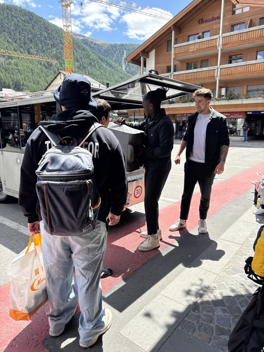 zermatt-e-car